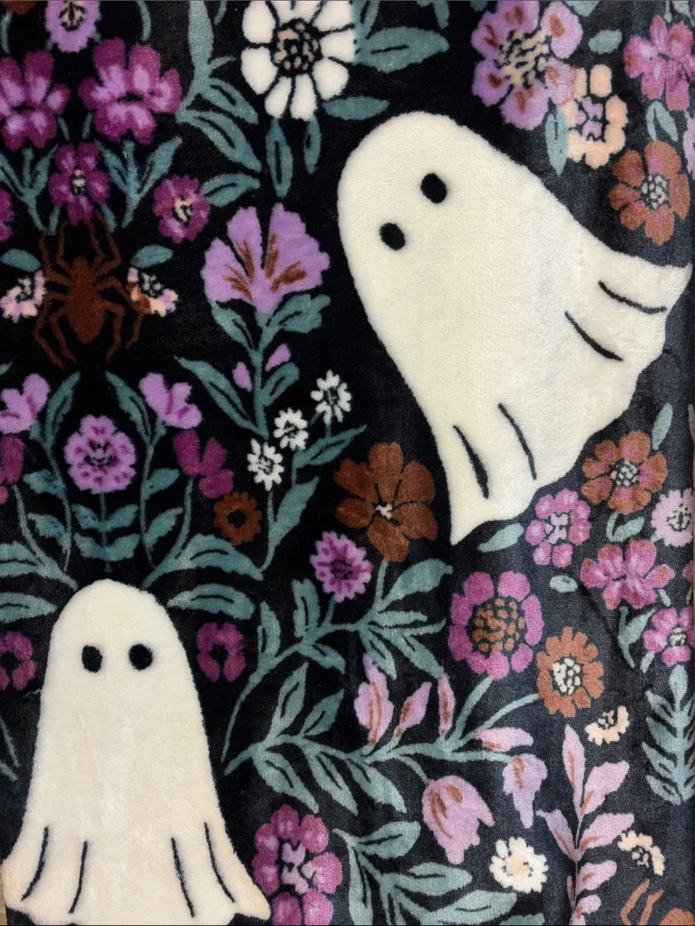 Viral Envougue Ghost Floral blanket Black background so soft new release